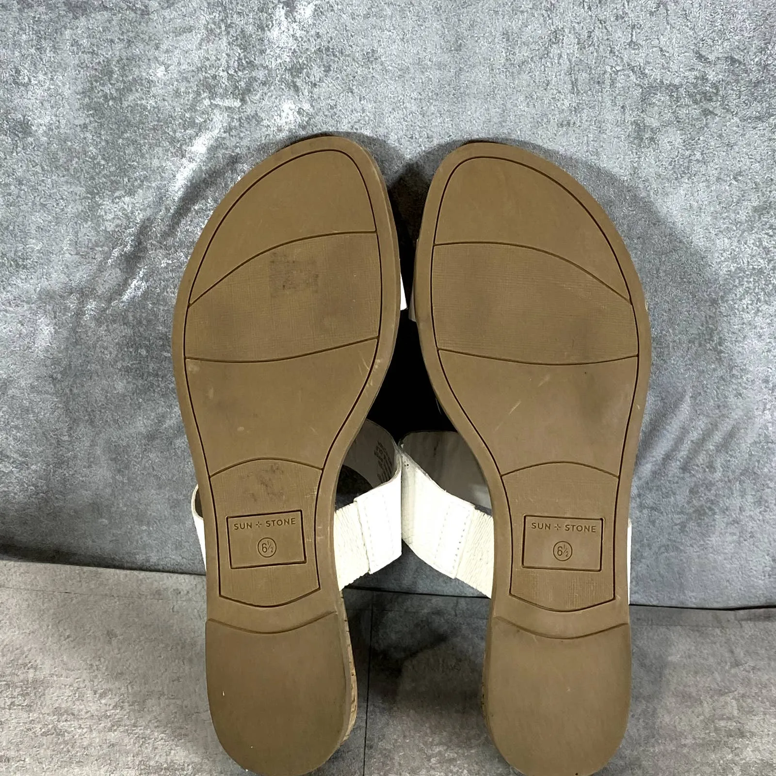SUN STONE Women's White Easten Embossed Round-Toe Slide Wedge Sandals SZ 6.5